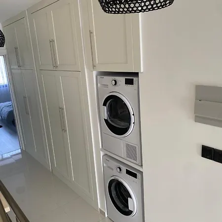 Karia & Homes קיירניה