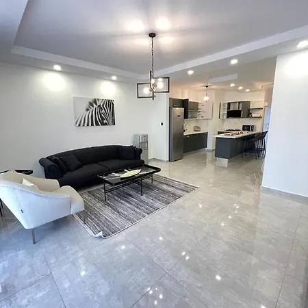Karia & Homes * קיירניה